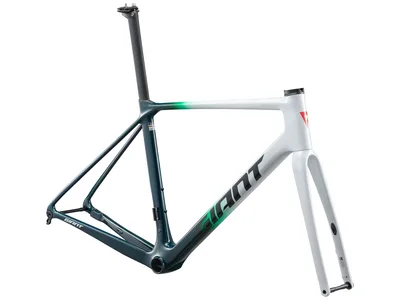 TCR Advanced 1